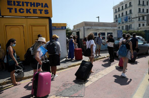 Ταξιδιώτες στον Πειραιά - Παρουσιάστηκε το ευρωπαϊκό ψηφιακό πιστοποιητικό εμβολιασμού