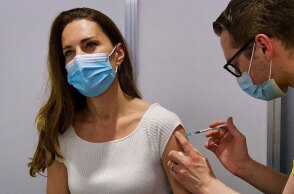 H Kate Middleton εμβολιάζεται με την πρώτη δόση από εμβόλιο για τον κορωνοϊό