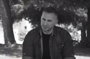 Έγκλημα στα Γλυκά Νερά: Ο αστυνομικός που έβγαλε το παιδί από το σπίτι 