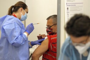 Εμβολιαστικό κέντρο Covid-19©ΑΠΕ-ROBERT GHEMENT