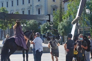 Εικόνα από τα γυρίσματα του διαφημιστικού σποτ της Perrier στην Αθήνα