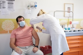 Εμβολιασμός κατά του κορωνοϊού - Εμβολιαστικό κέντρο
