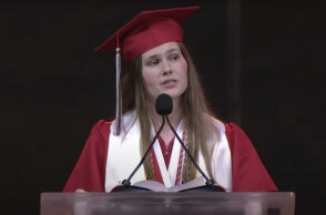 Στην αποφοίτησή της από το Λύκειο η μαθήτρια Πάξτον Σμιθ μίλησε με πάθος για το δικαίωμα στην άμβλωση, που περιορίζει ο νέος νόμος στο Τέξας των ΗΠΑ