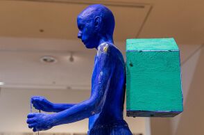 «Symbols & Iconic Ruins» στο ΕΜΣΤ - Μιχάλης Μανουσάκης, «Στο Μπλε της Κυρίας Γραμματικής»