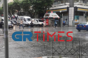 Θεσ/νικη: Καταρρακτώδης βροχή και χαλαζόπτωση