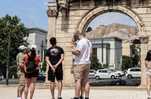 ΤΟΥΡΙΣΤΕΣ ΣΤΗΝ ΑΘΗΝΑ 