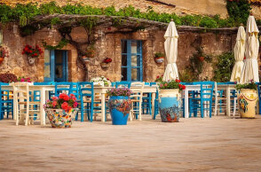 Ταβέρνα (ΦΩΤΟ ΑΡΧΕΙΟΥ) - Η μουσική επιστρέφει στην εστίαση αποκλειστικά σε εξωτερικούς χώρους και καθήμενους πελάτες