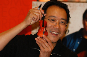 O Yo-Yo απαντάσει σε ερωτήσεις στο Twitter