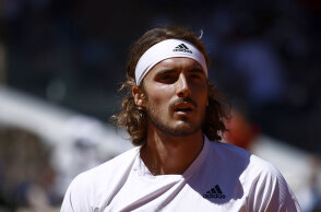 Ο Στέφανος Τσιτσιπάς κοντράρεται με τον Νόβακ Τζόκοβιτς στον τελικό του Roland Garros σήμερα Κυριακή 13 Ιουνίου 2021, στις 16.00