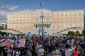 Νέα συγκέντρωση διαμαρτυρίας μπροστά στη Βουλή για το εργασιακό νομοσχέδιο - Με προβλήματα η κυκλοφορία στους δρόμους