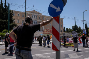 Συγκέντρωση διαμαρτυρίας για το εργασιακό νομοσχέδιο στο Σύνταγμα