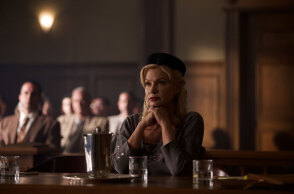 Η Μίντοου Γουίλιαμς στην ταινία «Αμερικανική Προδοσία»