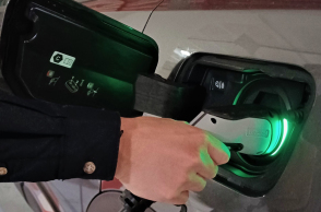 «Πράσινος» στόλος οχημάτων με το μεγαλύτερο δίκτυο ηλεκτρικής φόρτισης για τη Vodafone Ελλάδας