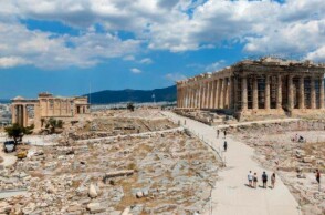 H Aκρόπολη μετά την αποκατάσταση των διαδρομών στον Ιερό Βράχο