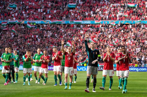 Οι παίκτες της Ουγγαρίας μετά την ισοπαλία με τη Γαλλία για το Euro 2021