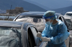 Κορωνοϊός: Σε 35 σημεία της χώρας θα πραγματοποιούν δωρεάν τεστ ελέγχου κινητές ομάδες του Εθνικού Οργανισμού Δημόσιας Υγείας