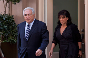  Ντομινίκ Στρος Καν - ,Αν Σινκλέρ 