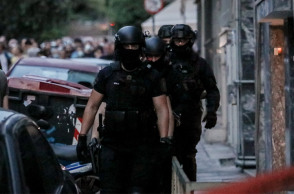 ΕΠΕΜΒΑΣΗ ΤΗΣ ΑΣΤΥΝΟΜΙΑΣ ΣΤΑ ΠΕΤΡΑΛΩΝΑ ΓΙΑ ΤΗΝ ΣΥΛΛΗΨΗ ΒΙΑΣΤΗ 