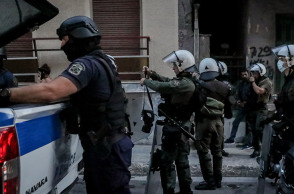 ΕΠΕΜΒΑΣΗ ΤΗΣ ΑΣΤΥΝΟΜΙΑΣ ΣΤΑ ΠΕΤΡΑΛΩΝΑ ΓΙΑ ΤΗΝ ΣΥΛΛΗΨΗ ΒΙΑΣΤΗ 