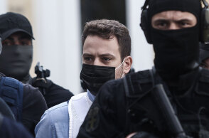 Μπάμπης Αναγνωστόπουλος, ο 33χρονος πιλότος που σκότωσε τη σύζυγό του, Καρολάιν Κράουτς στο σπίτι τους στα Γλυκά Νερά