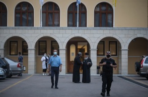 Επίθεση με βιτριόλι κατά μητροπολιτών στη Μονή Πετράκη