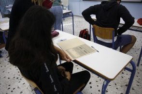 Πανελλήνιες 2021: Στιγμιότυπο από εξεταστικά κέντρα