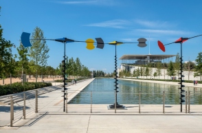 Τα Αιολικά (2000) στην έκθεση Takis: Κόσμος σε κίνηση στο ΚΠΙΣΝ