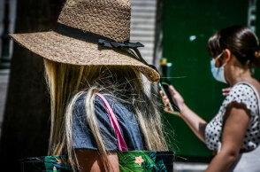 Ζέστη στον Πειραιά - Καύσωνας πλήττει την Αττική (ΦΩΤΟ ΑΡΧΕΙΟΥ)