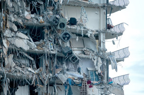 Φλόριντα - Κατάρρευση τμήματος πολυκατοιικίας, κοντά στο Μαιάμι