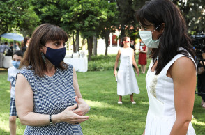 Η ΠΡΟΕΔΡΟΣ ΤΗΣ ΔΗΜΟΚΡΑΤΙΑΣ ΚΑΤΕΡΙΝΑ ΣΑΚΕΛΛΑΡΟΠΟΥΛΟΥ ΥΠΟΔΕΧΘΗΚΕ ΠΑΙΔΙΑ ΑΠΟ ΤΗΝ ΠΑΙΔΟΠΟΛΗ «ΑΓΙΟΣ ΑΝΔΡΕΑΣ»