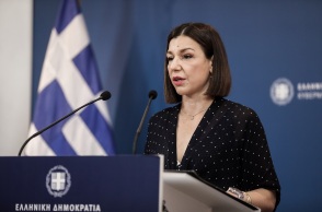 Η κυβερνητική εκπρόσωπος, Αριστοτελία Πελώνη