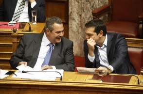 Πάνος Καμμένος - Αλέξης Τσίπρας στα έδρανα της Βουλής, 2016