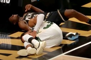 Ο Γιάννης Αντετοκούνμπο τη στιγμή του τραυματισμού του