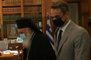 Ο πρωθυπουργός Κυριάκος Μητσοτάκης μ ετον Αρχιεπίσκοπο Ιερώνυμο © Eurokinissi/