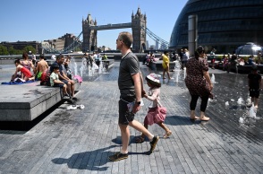 Κορωνοϊός: Η χρήση της μάσκας στην Αγγλία θα γίνει προαιρετική από τις 19 Ιουλίου, βάσει του οδικού χάρτη της βρετανικής κυβέρνησης