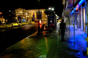 Βρισκόμαστε σε τροχιά τέταρτου κύματος κορωνοϊού, είπε ο καθηγητής Μικροβιολογίας Αθανάσιος Τσακρής. Υψηλότερο το ιικό φορτίο σε σχέση με πέρυσι. 