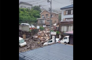 Φονικές κατολισθήσεις στην Ιαπωνία - Το «ποτάμι» χώματος και λάσπης παρασύρει τα πάντα στο πέρασμά του στην παραθαλάσσια πόλη Ατάμι