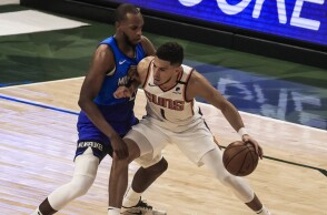 Ο Κρις Μίντλετον σε μαρκάρισμα στον Ντέβιν Μπούκερ