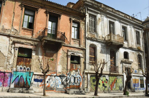 Εγκαταλελειμμένα κτίρια στη Λιοσίων