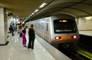 Συρμός του Μετρό στην Αθήνα 