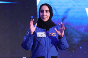 Η Νόρα αλ Ματρούσι (Nora Al Matrooshi), η πρώτη γυναίκα στα Ηνωμένα Αραβικά Εμιράτα που εκπαιδεύεται ως αστροναύτης