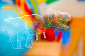 Οπτική απεικόνιση δεινόσαυρου που βγαίνει από οθόνη smartphone