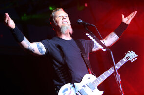 Ο κιθαρίστας και τραγουδιστής των Metallica, James Hetfield, στη συναυλία τους στην Ελλάδα το 2007