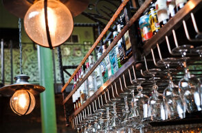 Μπαρ (ΦΩΤΟ ΑΡΧΕΙΟΥ) - Μόνο εμβολιασμένοι στους κλειστούς χώρους σε κέντρα διασκέδασης και εστίαση, όπως ανακοίνωσε ο πρωθυπουργός Κυριάκος Μητσοτάκης