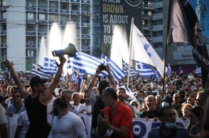 Συγκέντρωση στο κέντρο της Αθήνας, ενάντια στον υποχρεωτικό εμβολιασμό