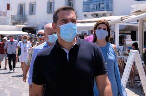 ΕΠΙΣΚΕΨΗ ΤΟΥ ΠΡΟΕΔΡΟΥ ΤΟΥ ΣΥΡΙΖΑ ΑΛ. ΤΣΙΠΡΑ ΣΤΗΝ ΜΥΚΟΝΟ