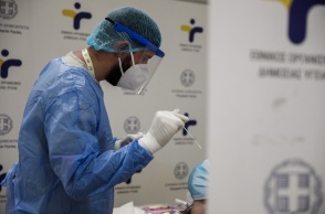 Κλιμάκιο του ΕΟΔΥ πραγματοποιεί δωρεάν rapid test