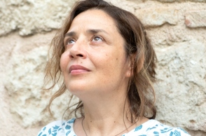 Η Φένια Παπαδόδημα, καλλιτεχνική συνδιευθύντρια του ElaiΩnas Festival