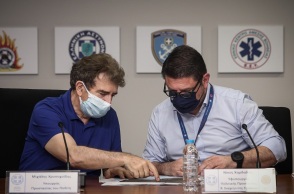 Ο ΥΠΡΟΠΟ, Μιχάλης Χρυσοχοΐδης, και ο υφυπουργός Πολιτικής Προστασίας, Νίκος Χαρδαλιάς