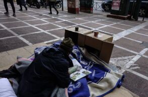 Άστεγος στο κέντρο της Αθήνας